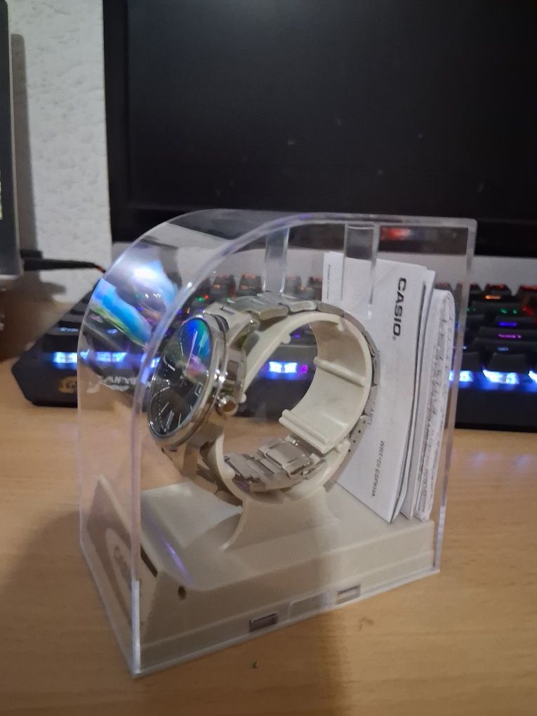 Часовникът Casio MTP-V002D-1B3UDF