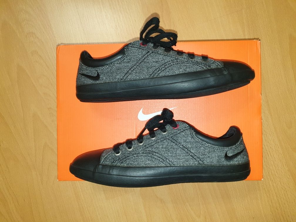 Tenesi sneakers casual Nike marime 39 impecabili