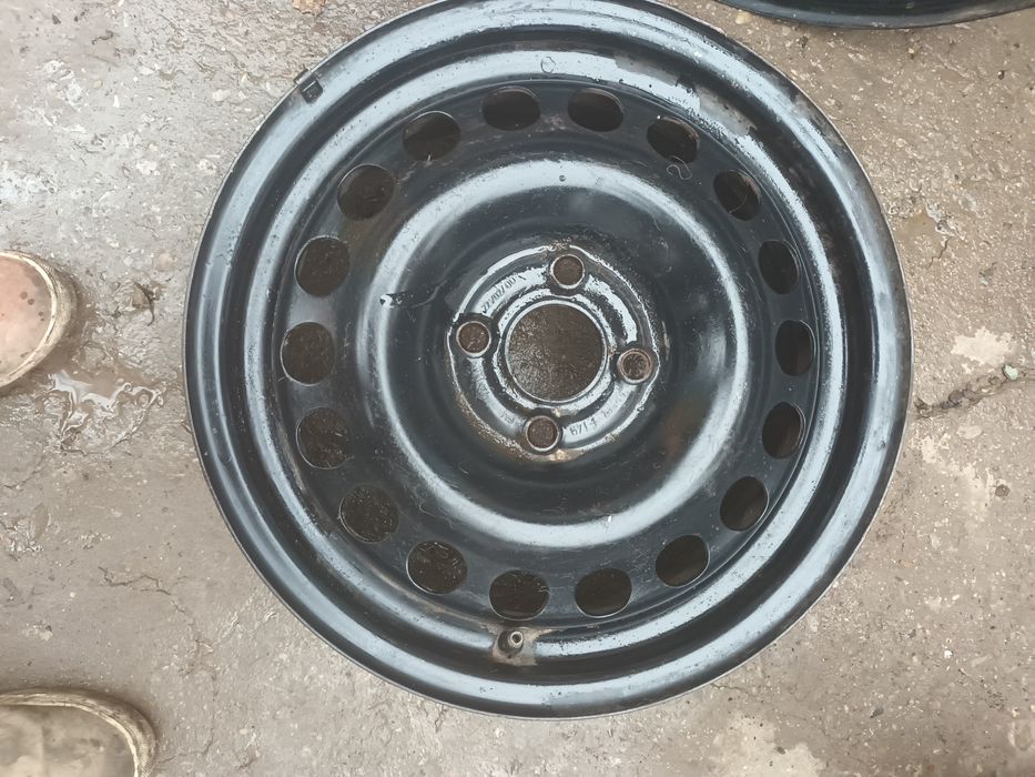 Jenti pe 15 si pe 16 pret 250ron perechea