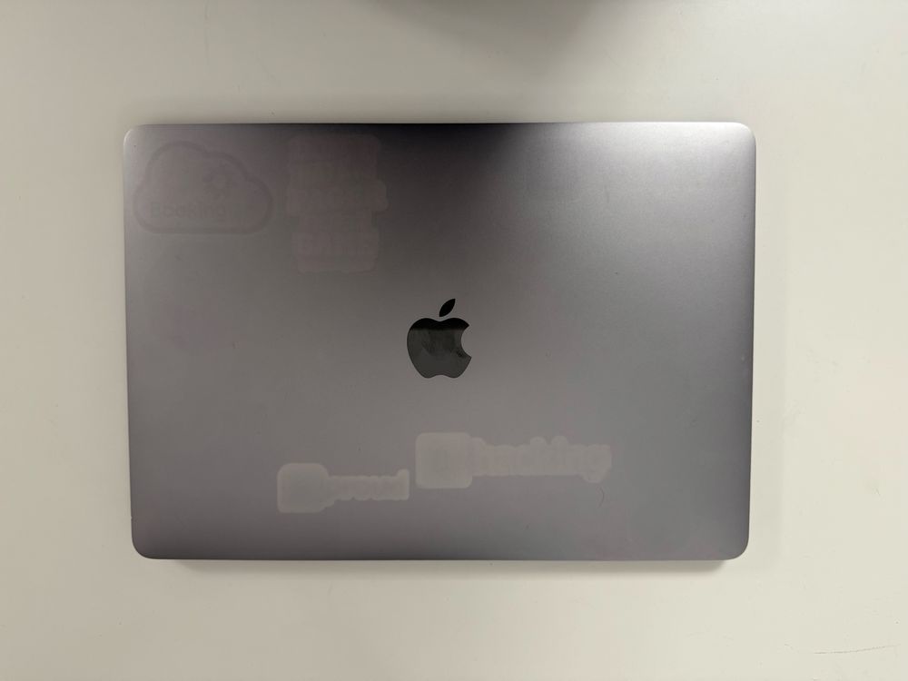 Macbook Pro Touchbar - i5 2.9ghz / 8gb Ram / 4 porturi USB-C