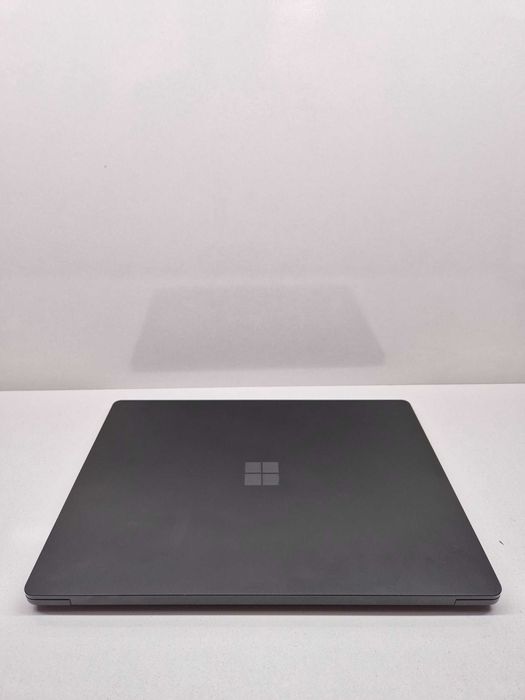 Microsoft Surface  Core i5-1035G7 4 yadro / 8 potok 8/256 GB M.2 NVMe