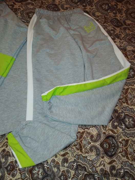 Спортивный костюм женский