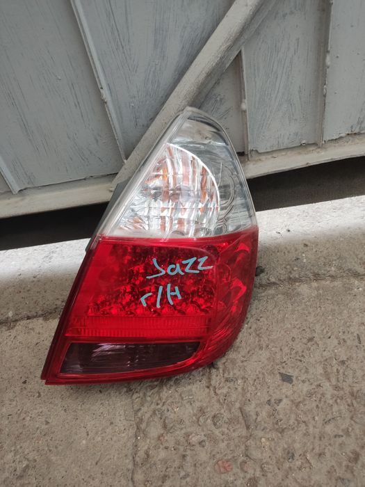 Фонарь Honda Fit