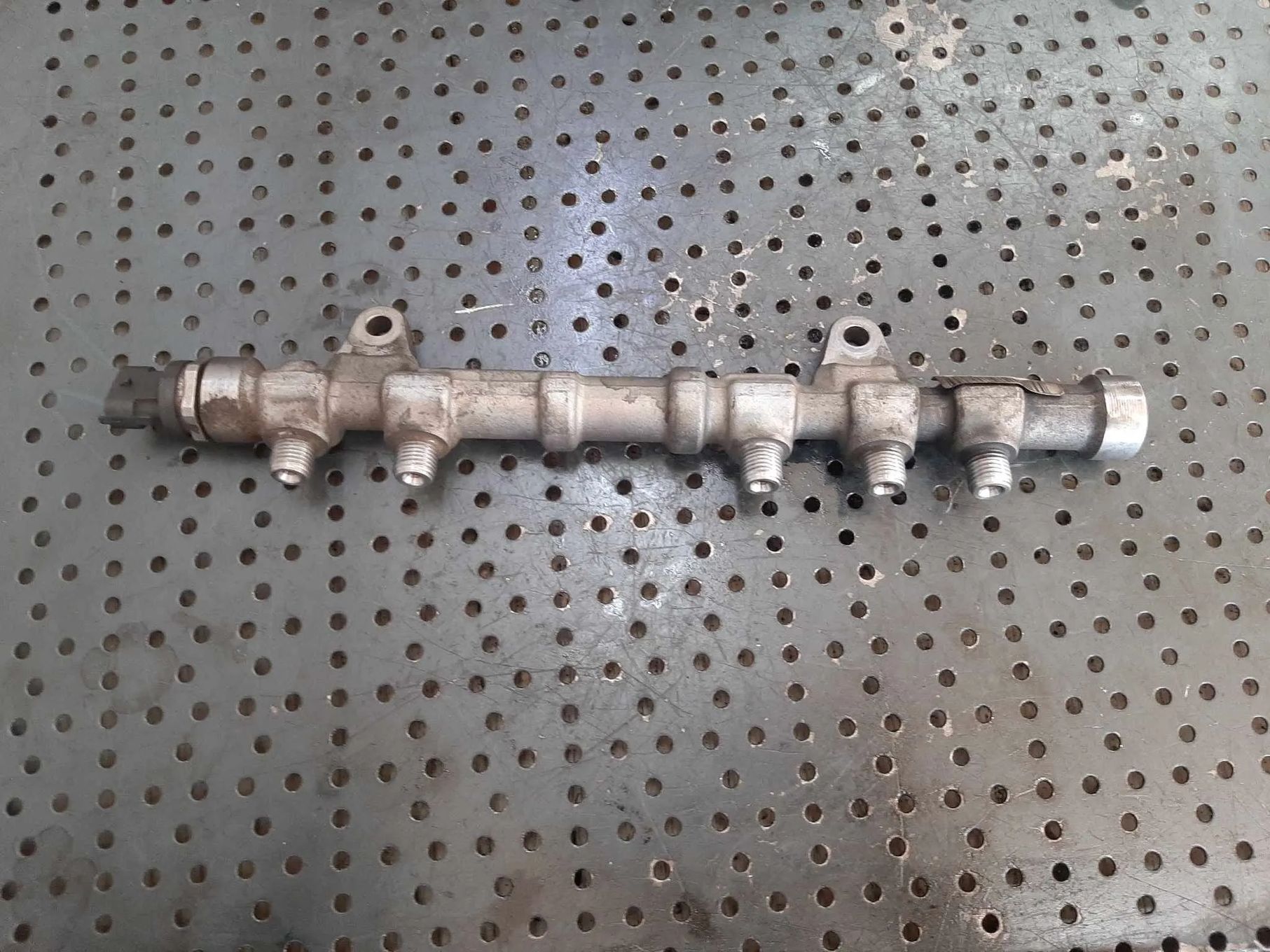 Rampa injectoare 1.3 d multijet fiat panda punto idea fiorino 500 lancia musa ypsilon 0445214217