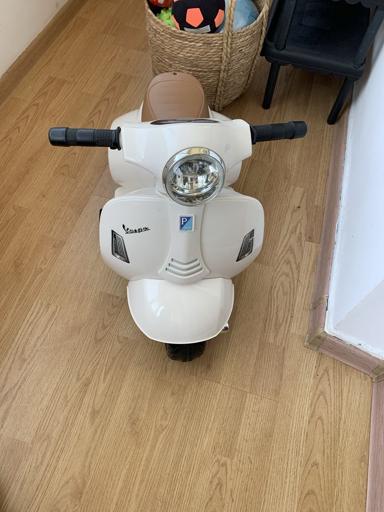 Scuter Vespa copii