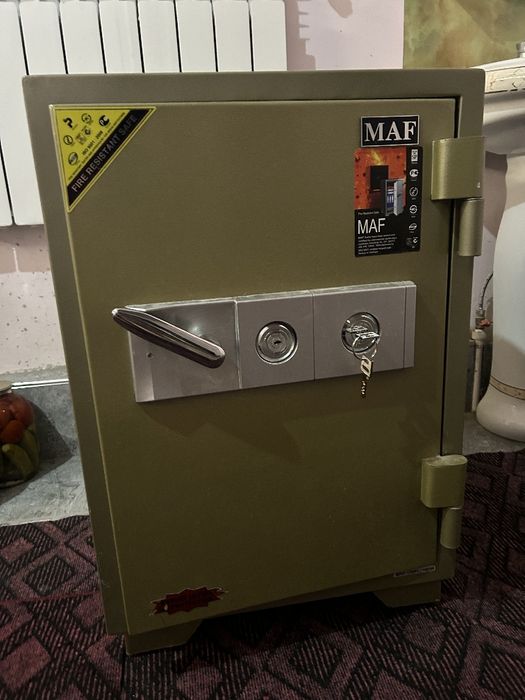 Seyf satiladi! Boyi 70cm eni 50cm