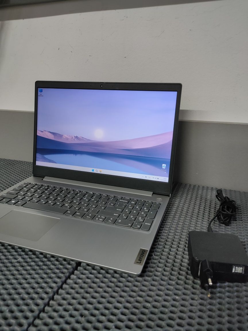 Lenovo Ideapad 3 15ARE05 (Ryzen 3 4300U/ 8GB DDR4/ 512GB SSD M.2)