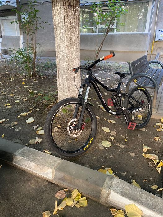 Bicicletă Kona full suspension