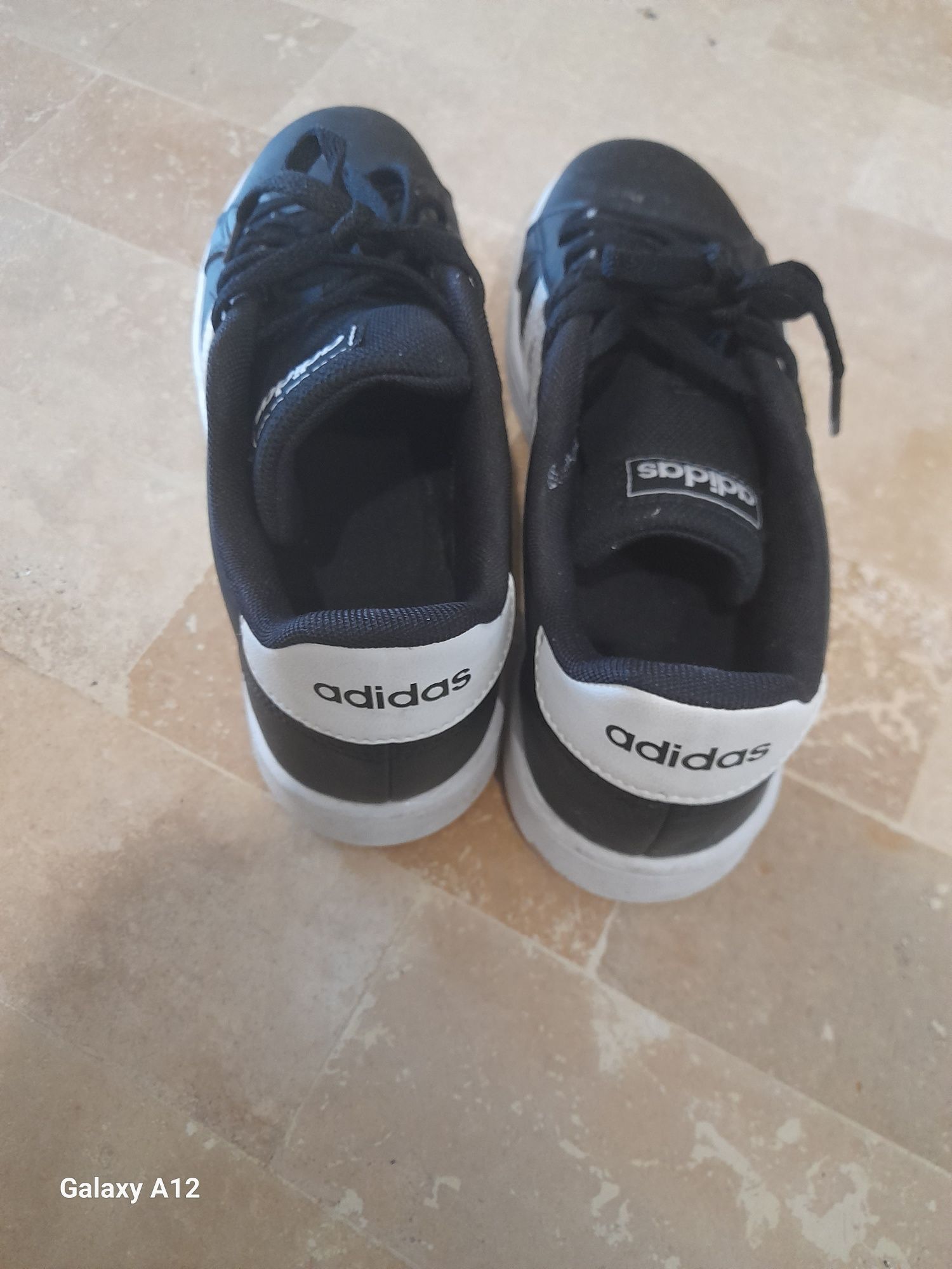 Papuci Adidas nr. 36,5