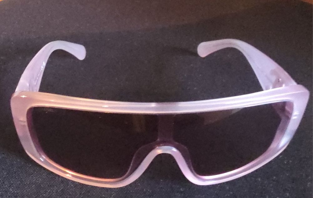 Слънчени очила CHANEL