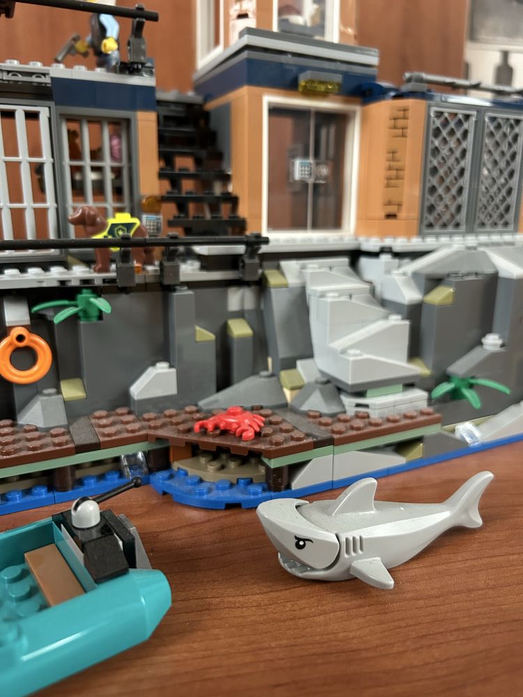 Лего затворническият остров на полицията LEGO затвор