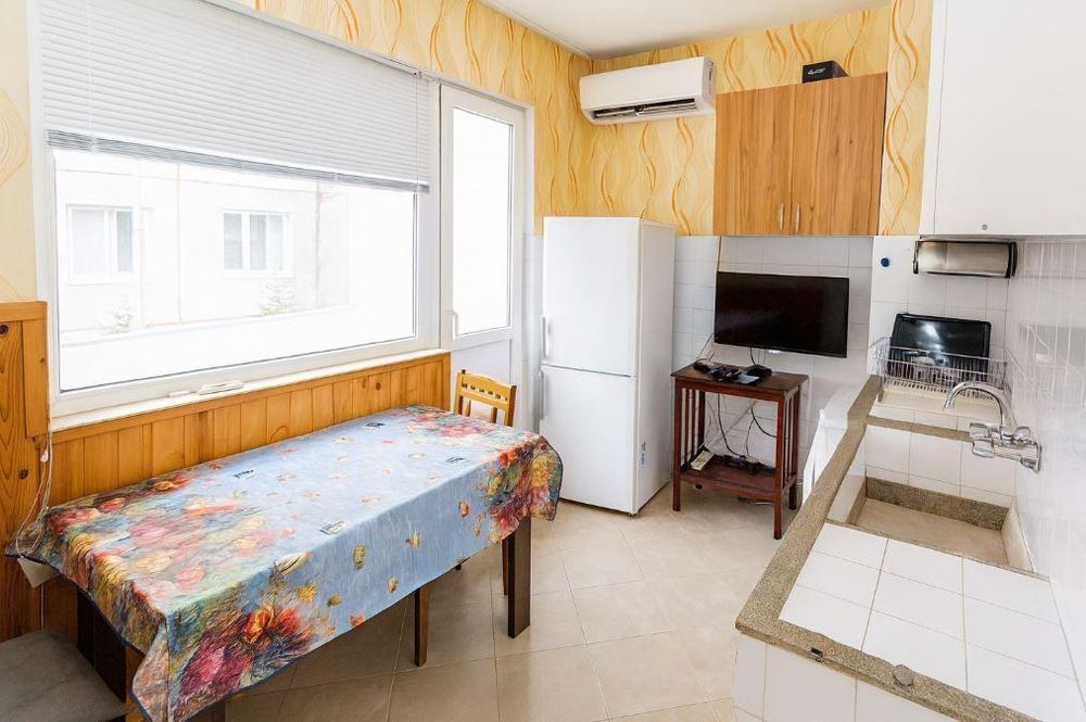 Дава се под наем Двустаен апартамент в Варна, Аспарухово - 48 кв.м за 350 € - Снимка #2