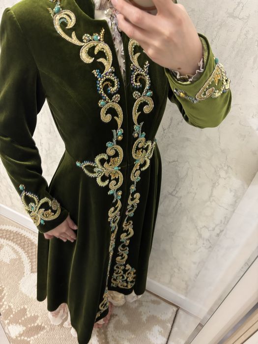 Бешпет өте жақсы сапада зере берндтен тігілген новый киілмеген