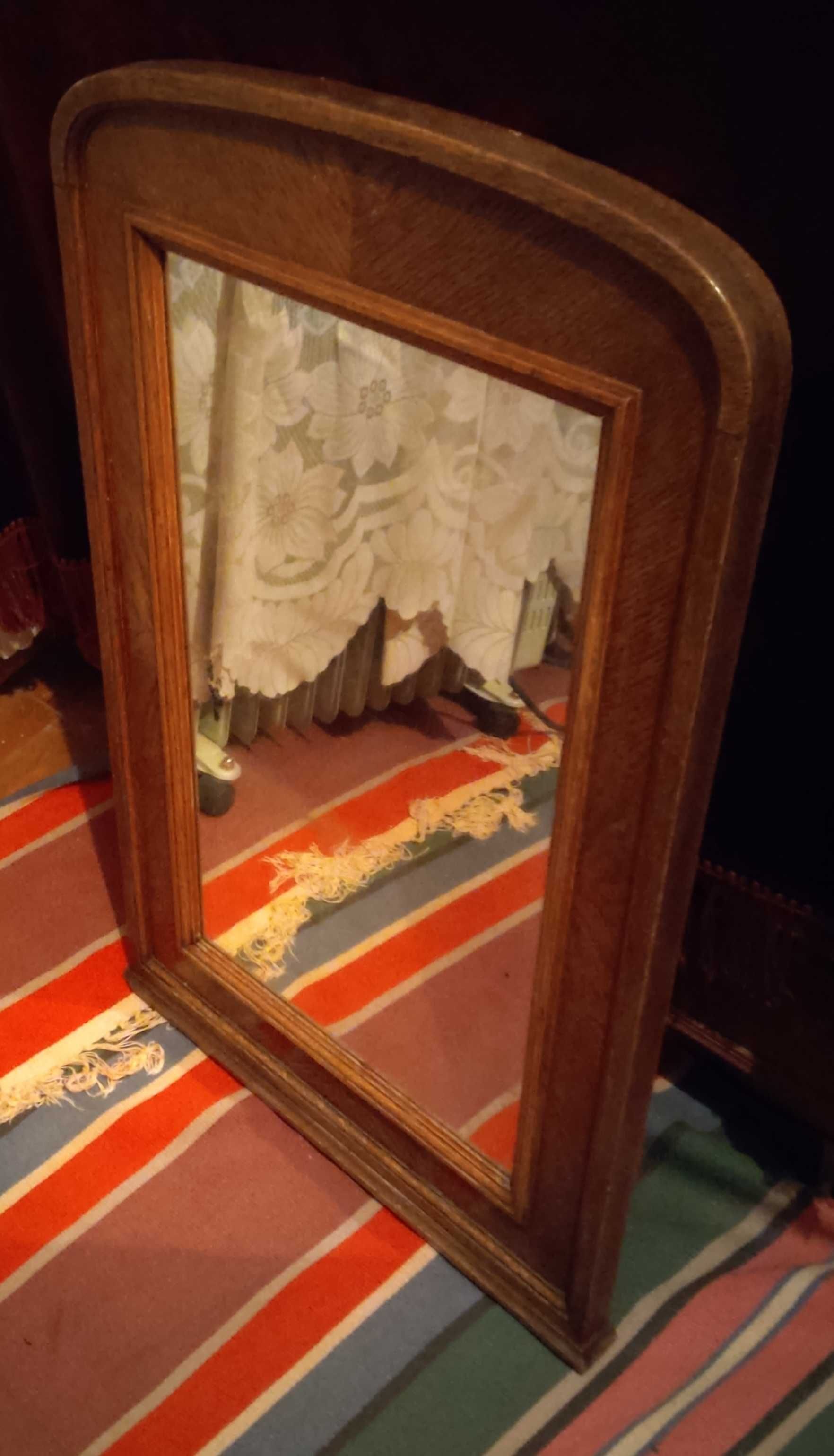 Настенное старинное зеркало в дубовой оправе, 830х 520 мм