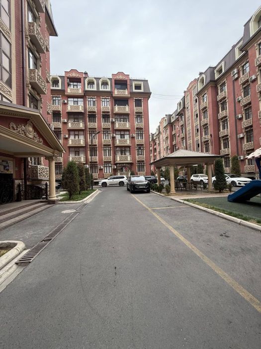 Срочно продается 4х комнатная квартира новостройка на Дархане