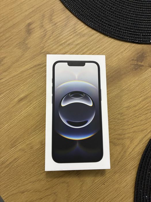 Iphone 16 e black