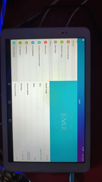 Vând tableta Huawei