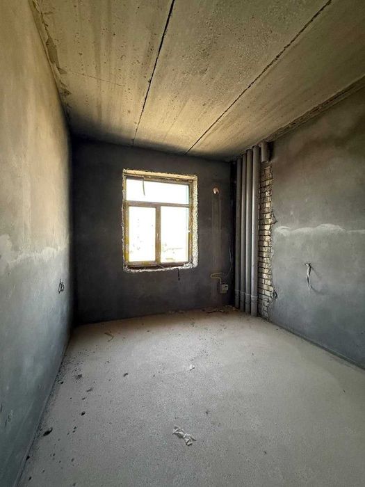 3х комнатная квартира 82кв/м в состоянии коробки по ул.Титова