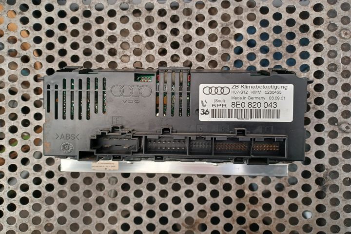 Comanda AC 8E0820043 Audi A4 B6  [din 2000 pana  2005] seria Sedan 1.9 TDI MT (100 hp)
