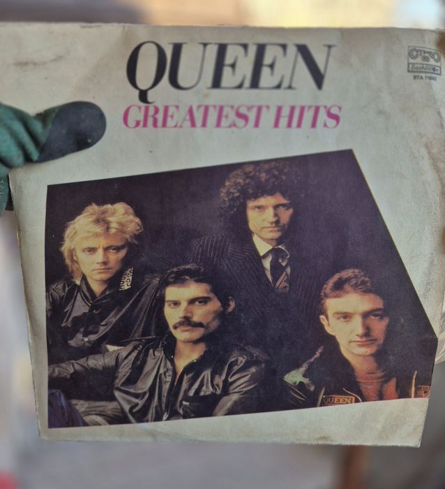 Продам пластинку Queen