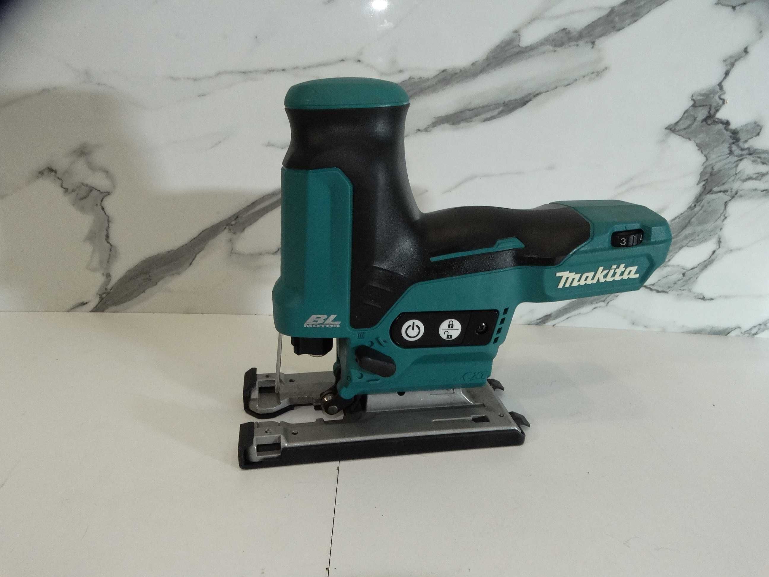 Makita JV 102 D - Компактен прободен трион / зеге