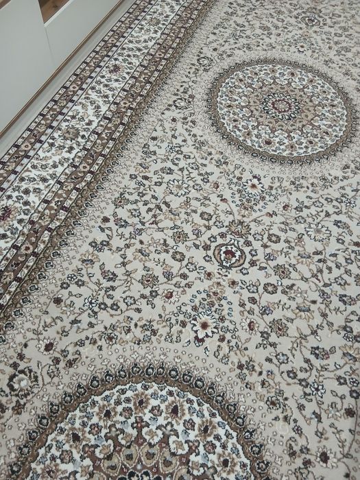 Продам ковёр в идеальном состоянии