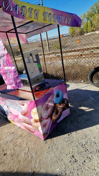 Продава се зглобяема палатка машина за понички и обезшумен генератор