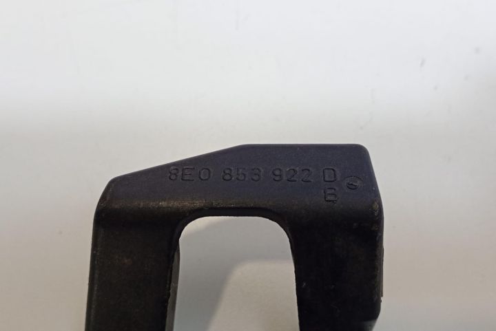 Suport prag dreapta 8E0853922D Audi A4 B7