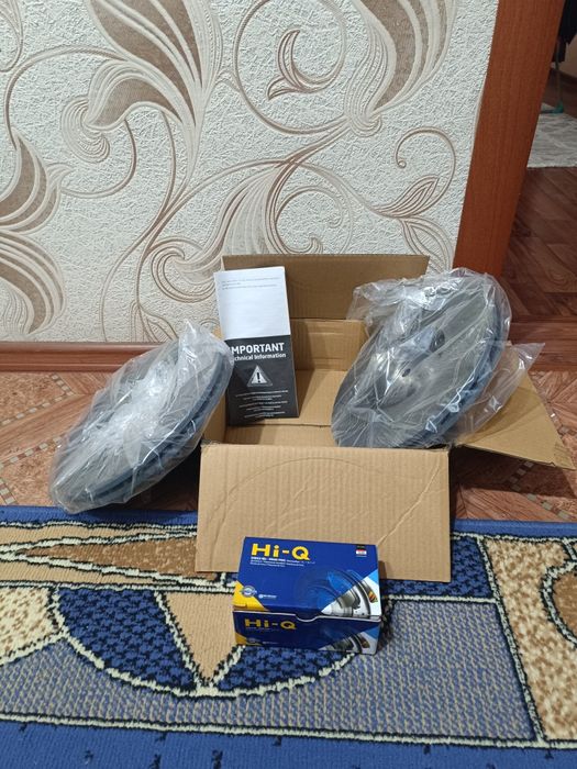 Тормозные диски с колодками