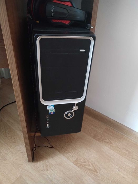 Calculator desktop tastatura mouse și monitor 21,5 inci hd