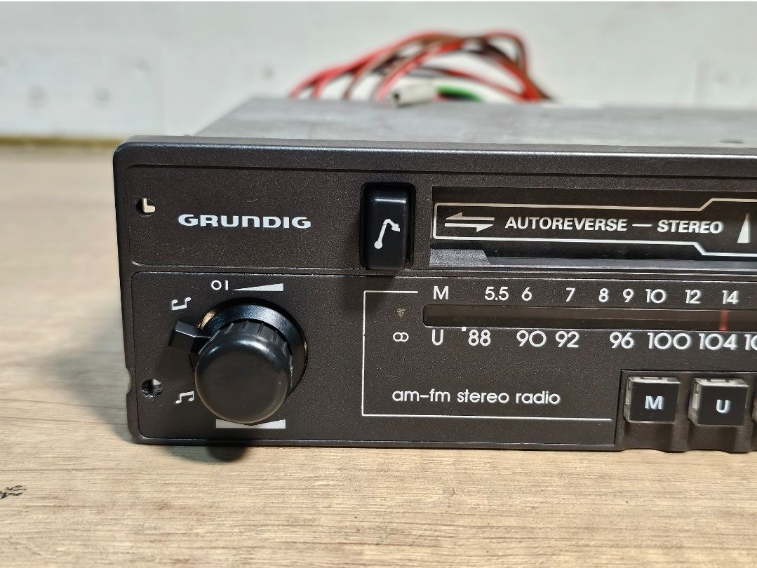 Radio casetofon GRUNDIG wkc-2050 VD, vintage auto retro