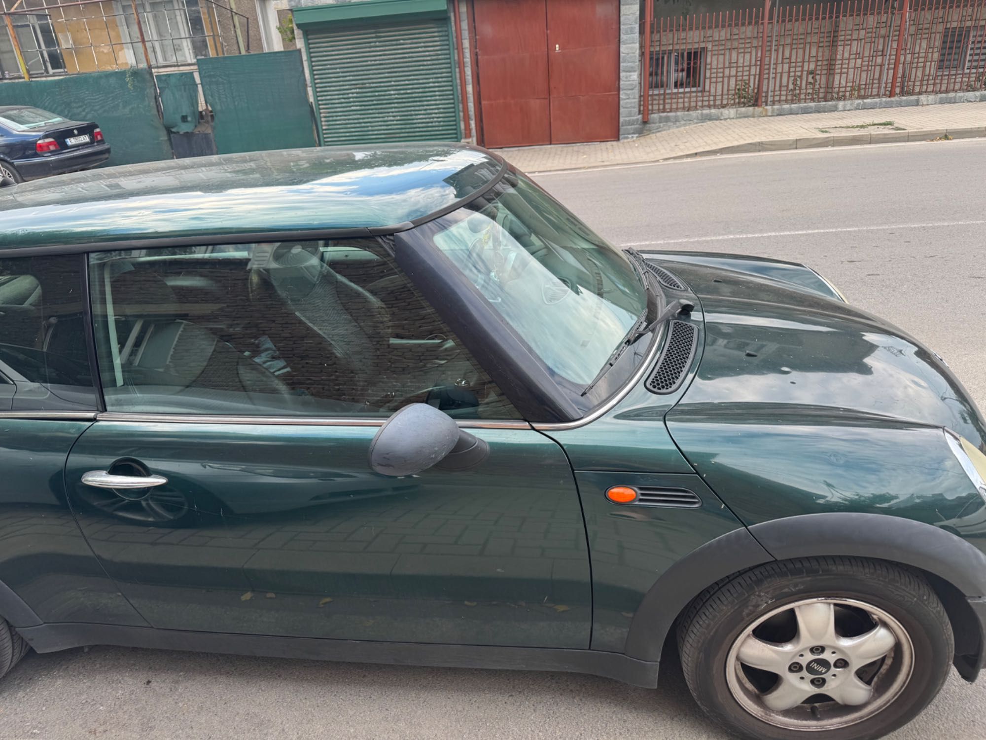Автомобил Mini One