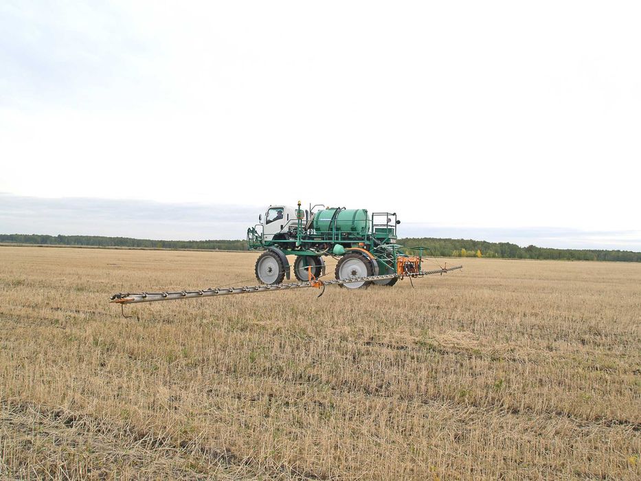 Самоходный опрыскиватель AVAGRO-SH40
