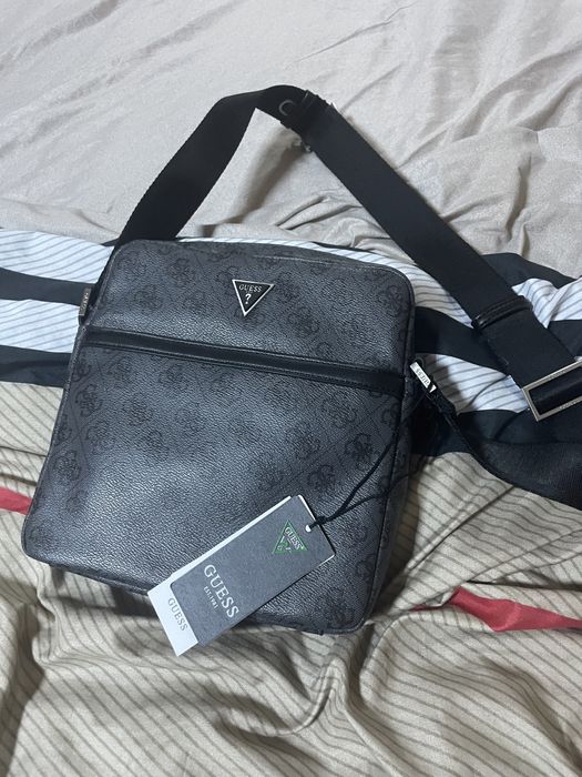 Borseta guess barbati noua