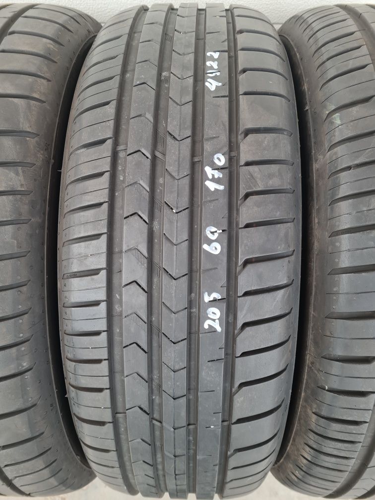 Летни гуми 4 броя VREDESTEIN Ultrac 205 60 R17 дот 4922