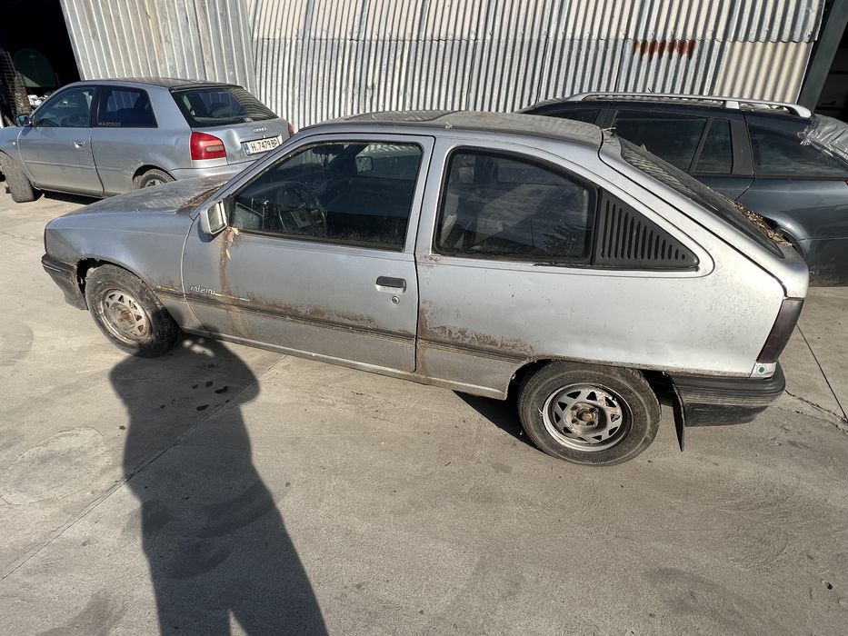 Opel Kadett 1.6 i НА ЧАСТИ