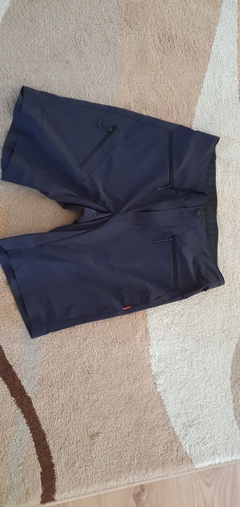 Mammut pantaloni scurti