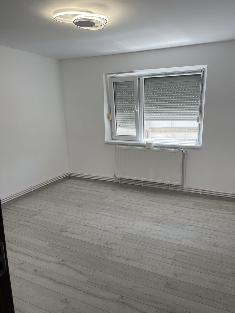 Apartament decomandat renovat 2 camere