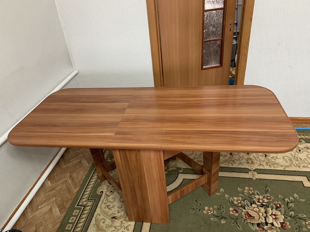 Продается стол-книжка (Торг)