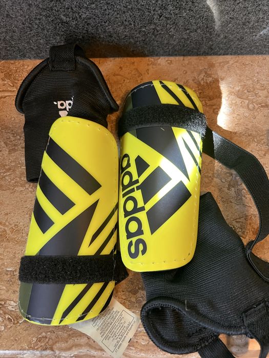 Футболни обувки бутонки и стоножки