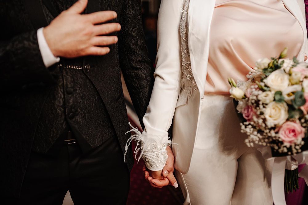 Costum dama alb  impecabil