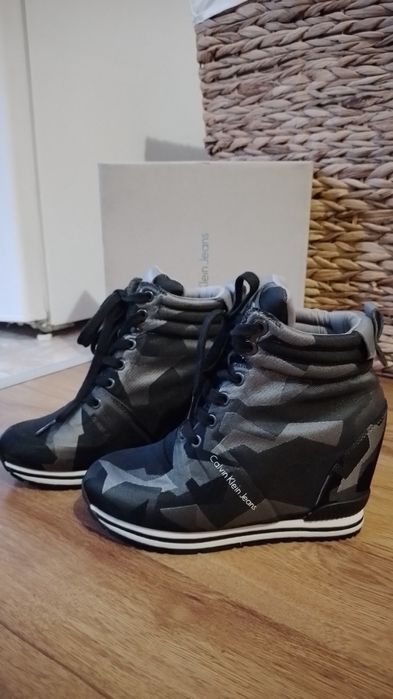 Боти Calvin Klein