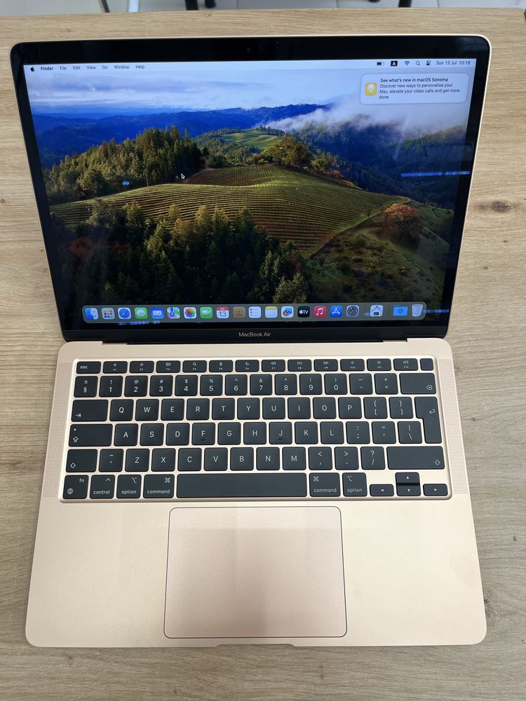 Macbook Air M1 256GB 10 цикъла ПЕРФЕКТЕН