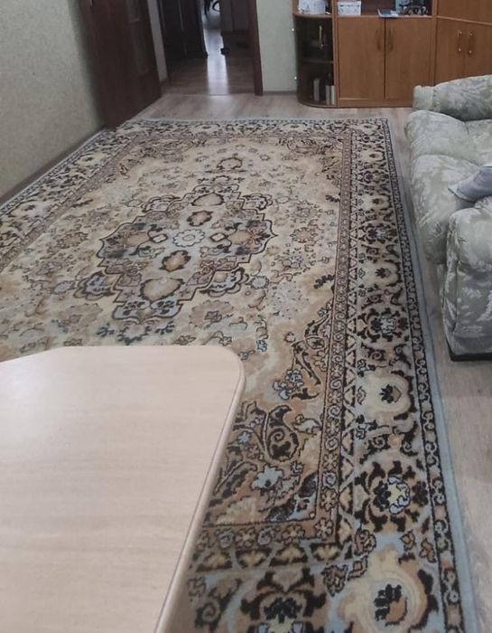 Продам шерстяной ковёр 2х3 м