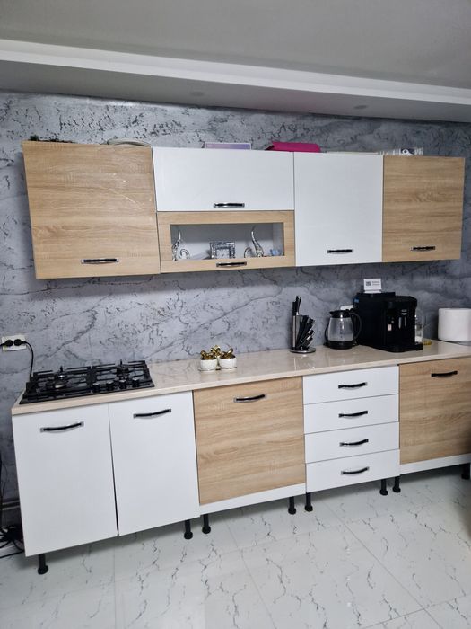 Vând mobila bucatarie dimensiuni 260 lungime  modulara cu plita pe gaz
