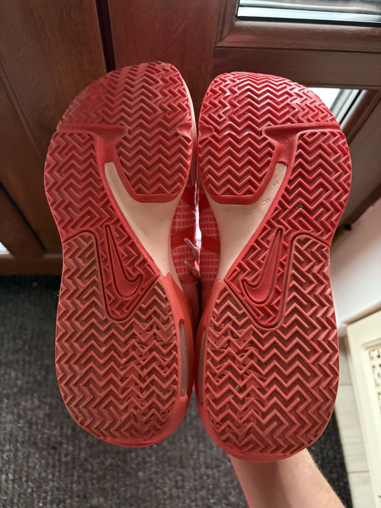Vand papuci de baschet NIKE