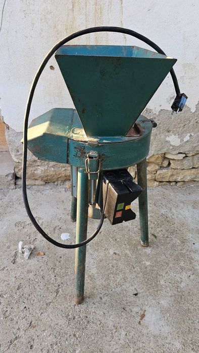 Фружомелка от СОЦА много запазена с мотор 2.2 малофазен мотор уникална