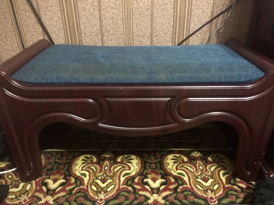 Spalni mebel sotiladi