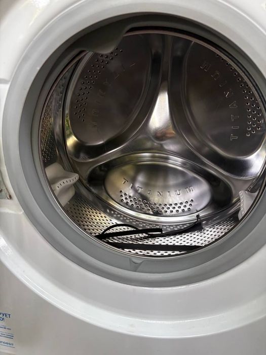Продам стиральную машинку indesit