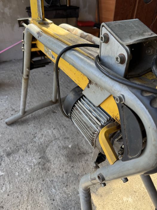 Taietor lemne electric